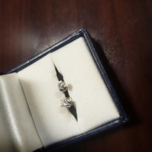 Diamond Stud Earrings - Picture 1 of 4